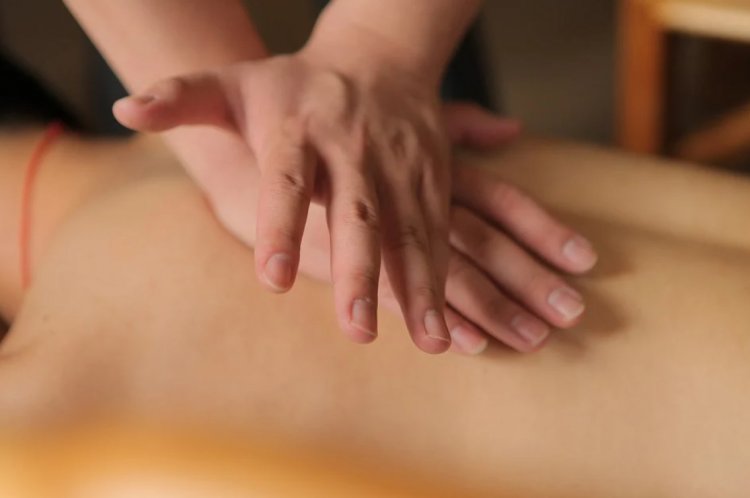 60-Minute Deep Tissue Massage at London Health Hub (75% Off)