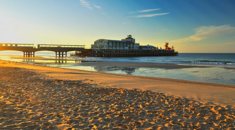 A Perfect Weekend Getaway: Exploring Bournemouth Beach in the Summer