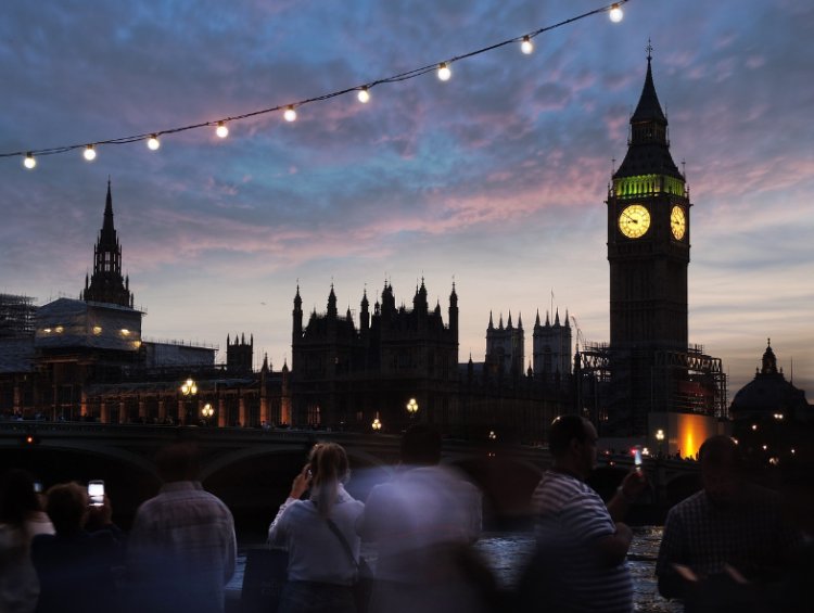 A Scenic Stroll from London Eye to London Bridge: Exploring Museums, Street Foods, and Riverside Pubs