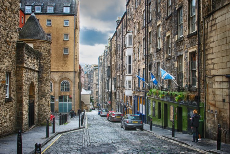 Discovering Edinburgh: A Comprehensive Guide to Scotland's Capital