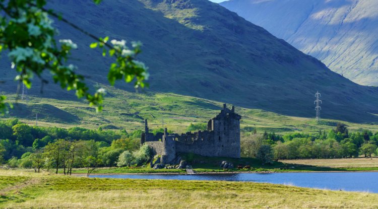Exploring Scotland's Mountains and Whiskey Tasting: A Weekend Getaway