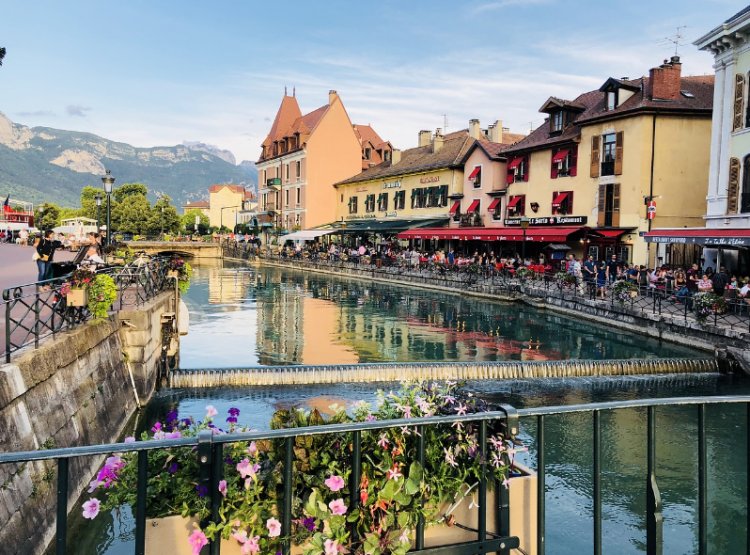 Exploring Annecy: A Charming French Town