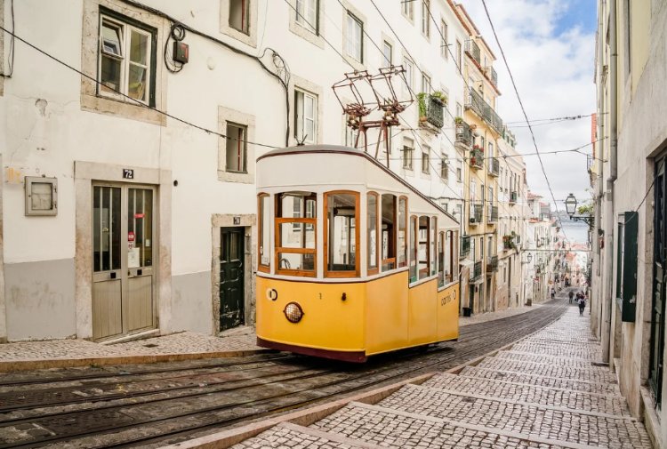 The Digital Nomad's Guide to Lisbon, Portugal