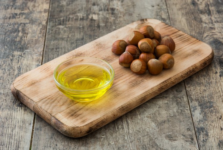 Hazelnut Oil vs Olive Oil: Exploring the Unique Qualities
