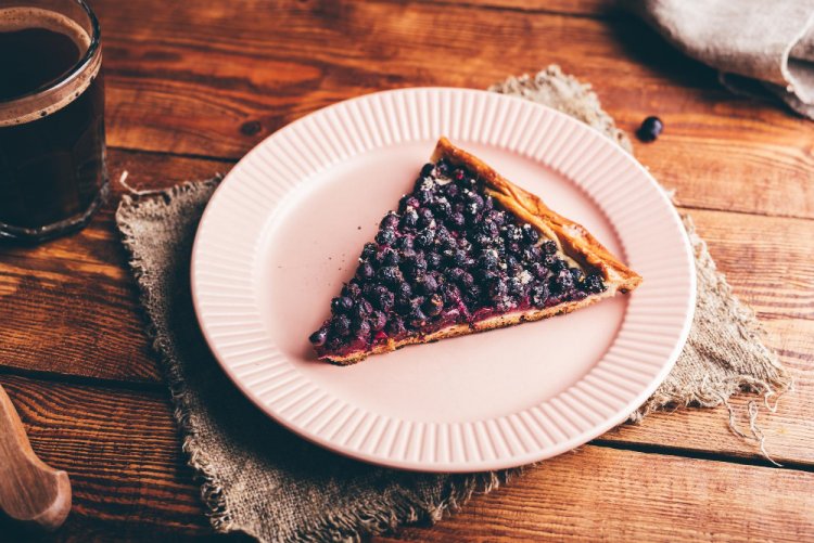 Embracing Summer Bliss: The Irresistible Charm of Berry Torte