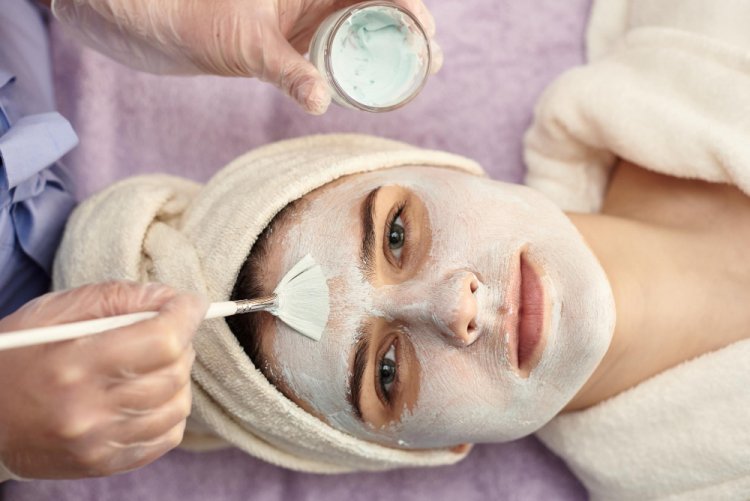 From Blackheads to Beauty: Mastering Comedonal Acne Care
