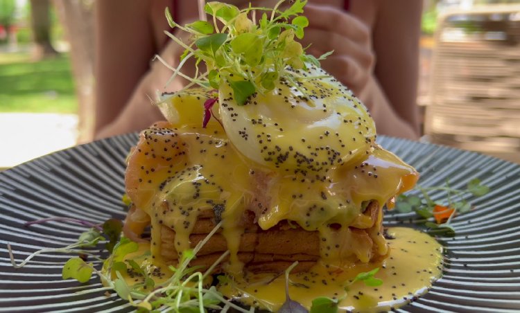 Indulge in a Luxurious Breakfast: Brioche Toast with Poached Eggs, Smoked Salmon, and Smashed Avocado with Hollandaise Sauce