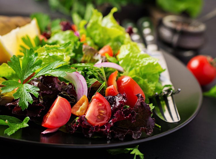 A Comprehensive Guide to Salad Varieties: Exploring Fresh and Flavorful Options