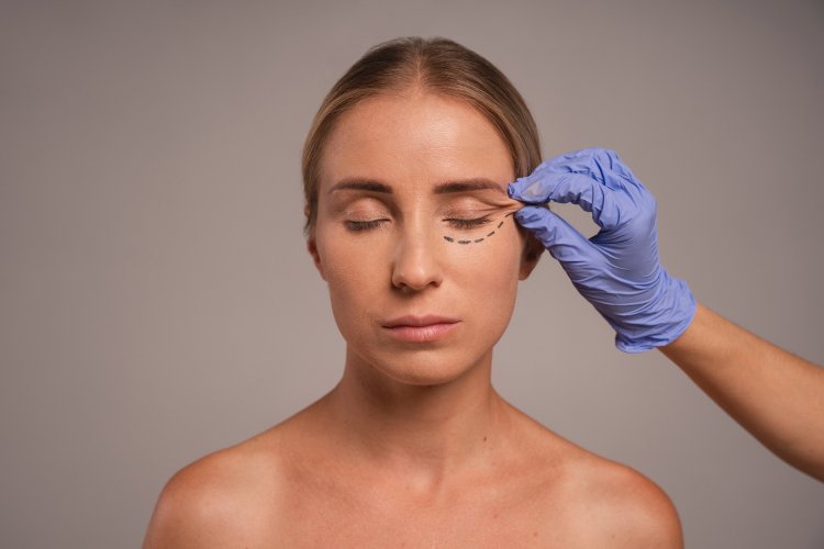 Drooping Eyelids: Causes, Symptoms, and Cutting-Edge Treatments for Ptosis