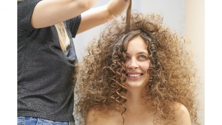 Unleashing Your Curls: Secrets to Keeping Your Curls Flawless All Day