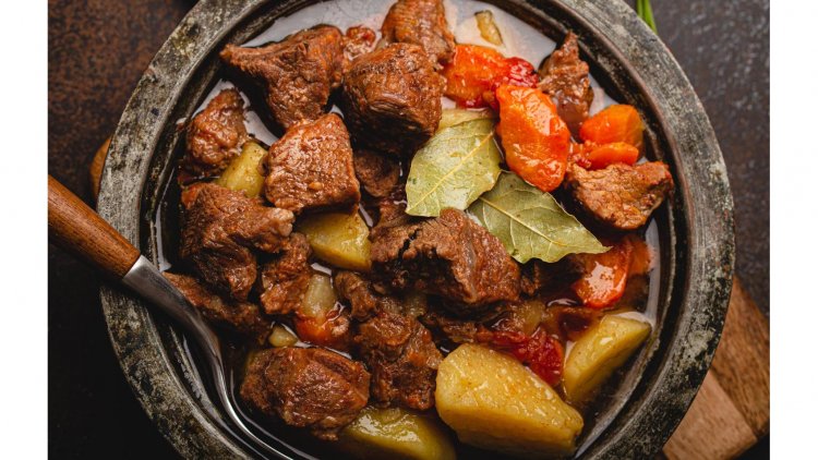 Embrace the Hearth: Crafting Traditional Karjalanpaisti, Finnish Slow-Cooked Meat Stew