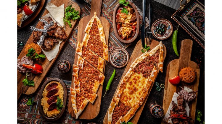 Pide: The Turkish Flatbread That'll Steal Your Heart (And Your Appetite!)