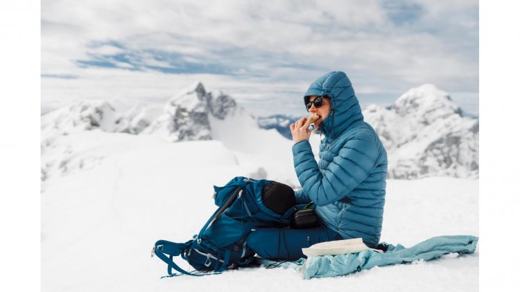 Chilling Adventures: 8 Essential Travel Tips to Keep You Warm in the Arctic