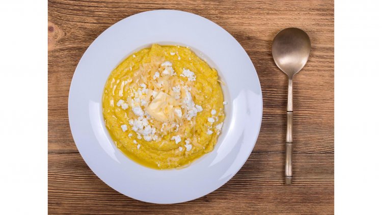 A Taste of Moldovan Comfort: Mamaliga cu Branza – Cornmeal Porridge with Cheese