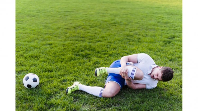 Safeguard Your Game: Expert Tips to Avoid Sports Injuries
