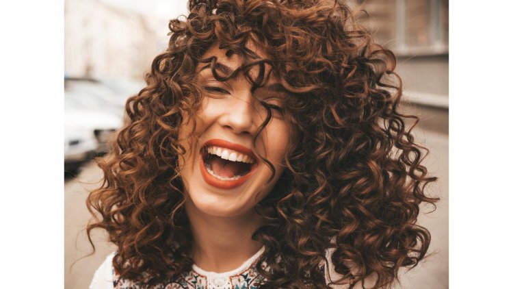 Unleashing the Secret Magic: Refreshing Your Curls Between Washes